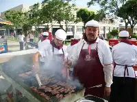 Sultanahmet Köftecisi’nden üniversitelilere destek
