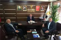 Siyaset Masa Başında Değil Milletle Yapılır