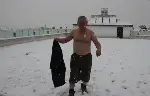 Üşümeyen Efsane Adam'dan Kar Şov!