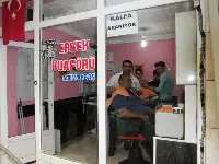 Berber ve Kuaförlerde Yoğunluk