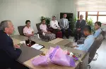 Osmangazi Öğrencileri’nden Çiçek Sunumu