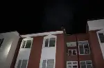 Binanın çatısında çıkan yangın korku dolu anlar yaşattı