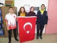 Bayrağı dalgalandırmak gurur veriyor