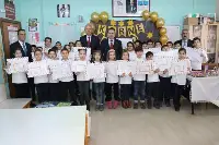 Kaymakam Memiş Öğrencilerin Karne Heyacanına Ortak Oldu