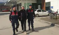 Geyve'de suç üstü yakalanan fenerli hırsız tutuklandı