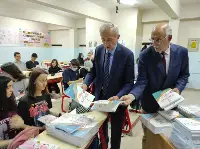ÖĞRENCİLERE TEST KİTABI DAĞITILDI
