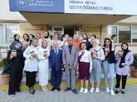 ŞAİR AÇILAN KİTABINI HEDİYE ETTİ
