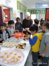 MİNİK YÜREKLER BÜYÜK İŞLER BAŞARIYOR