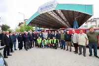 Başkan Yüce çarşı-pazarda vatandaşla yan yana