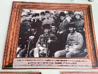 ATATÜRK’ÜN GÜLEN FOTOĞRAFI