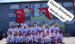 Geyve'de Koltuklar Çocukların Oldu! 23 Nisan Coşkusu Sokaklara Taştı!