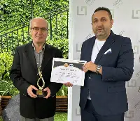 Dr. Tayfur'a Akademik Altın Kalem Ödülü