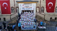 BAYRAĞIMIZA UZANAN ELLER KIRILSIN